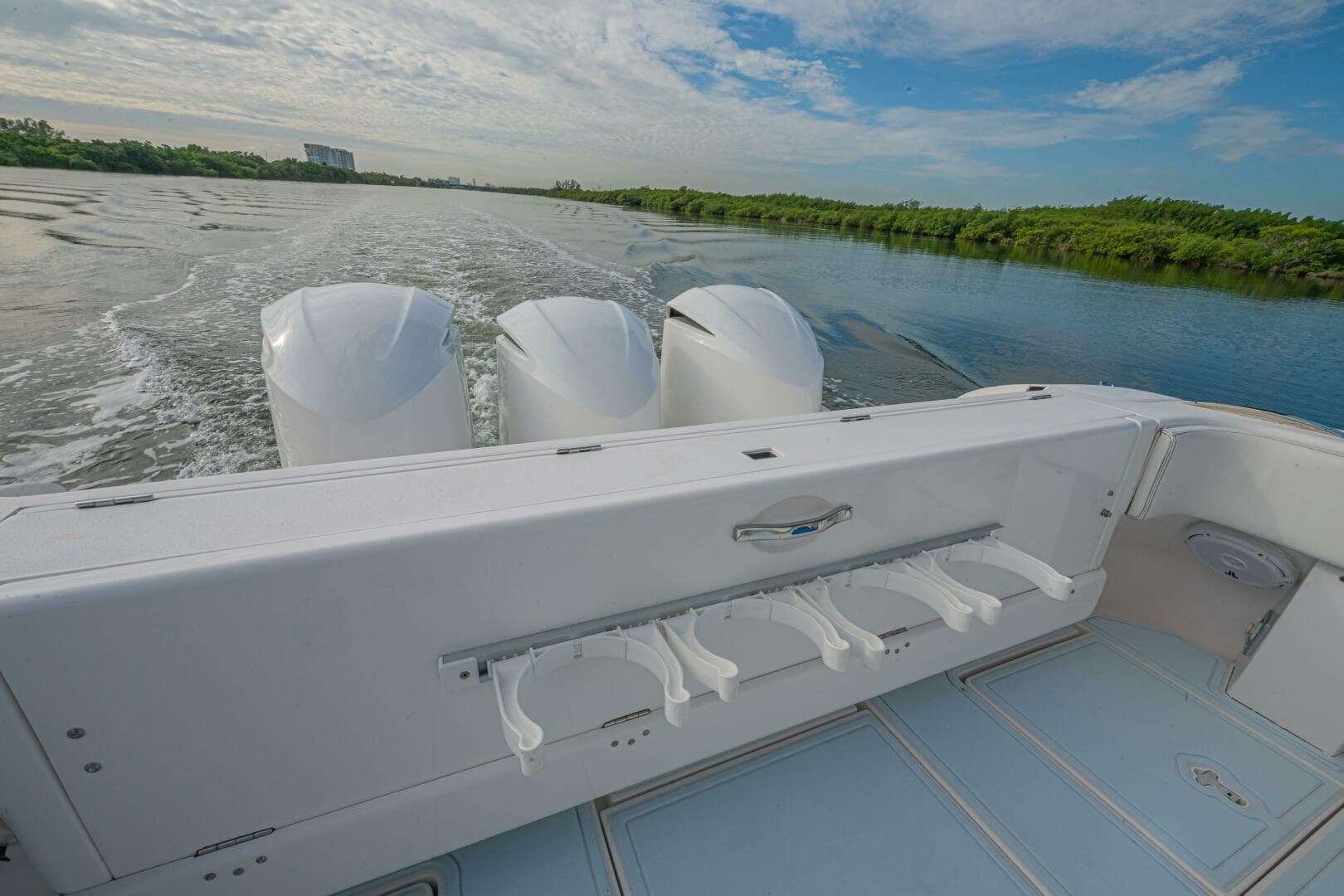 2018 Intrepid 407 Cuddy — photo 15