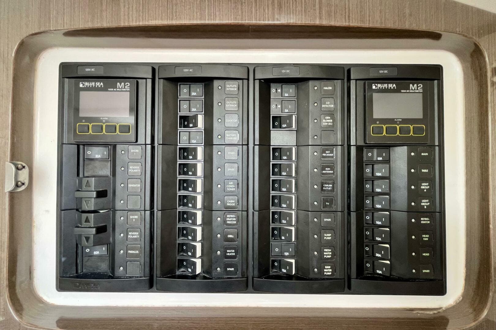 2018 Intrepid 407 Cuddy — photo 38