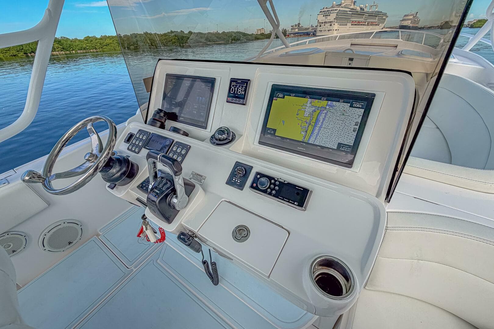 2018 Intrepid 407 Cuddy — photo 2