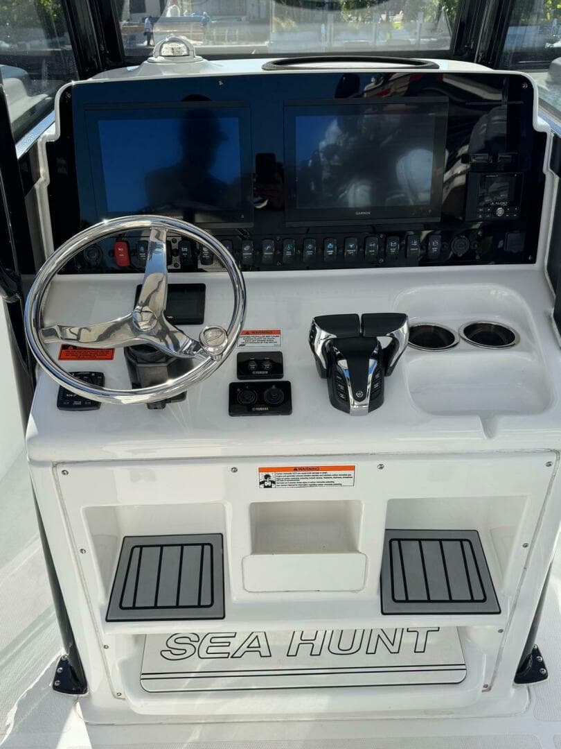2022 Sea Hunt 27 Gamefish Forward Seating — photo 13
