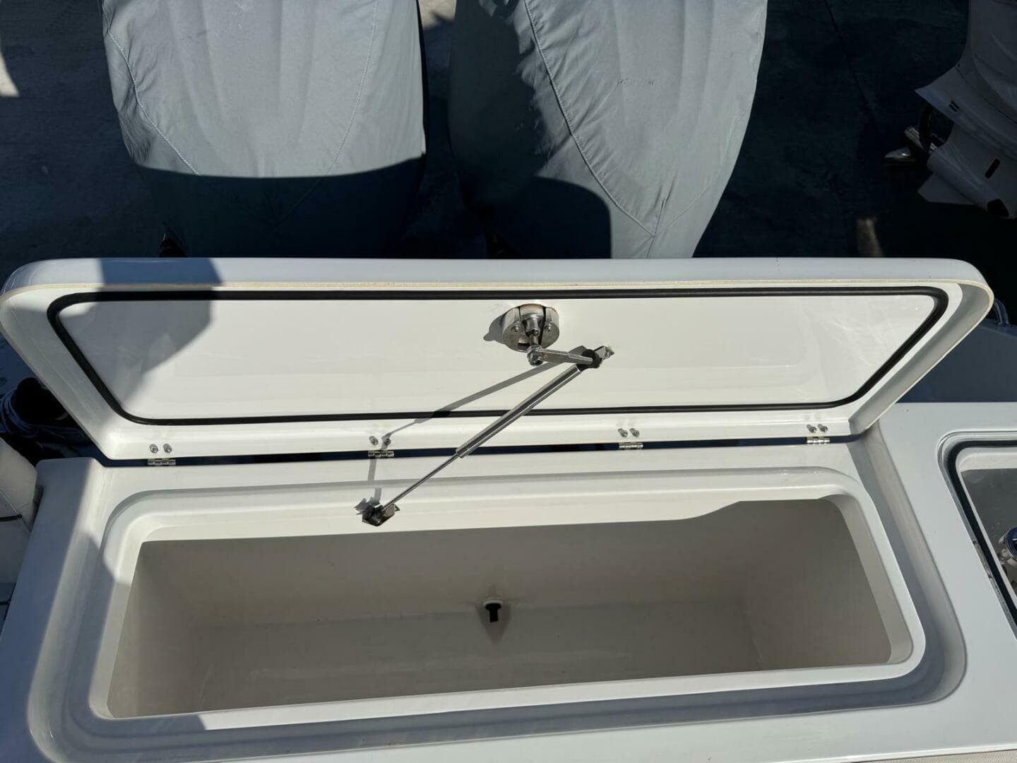 2022 Sea Hunt 27 Gamefish Forward Seating — photo 2