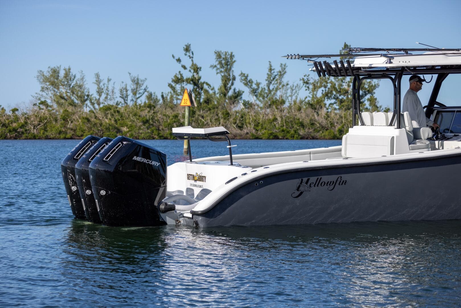 2023 Yellowfin 42 Offshore — photo 17