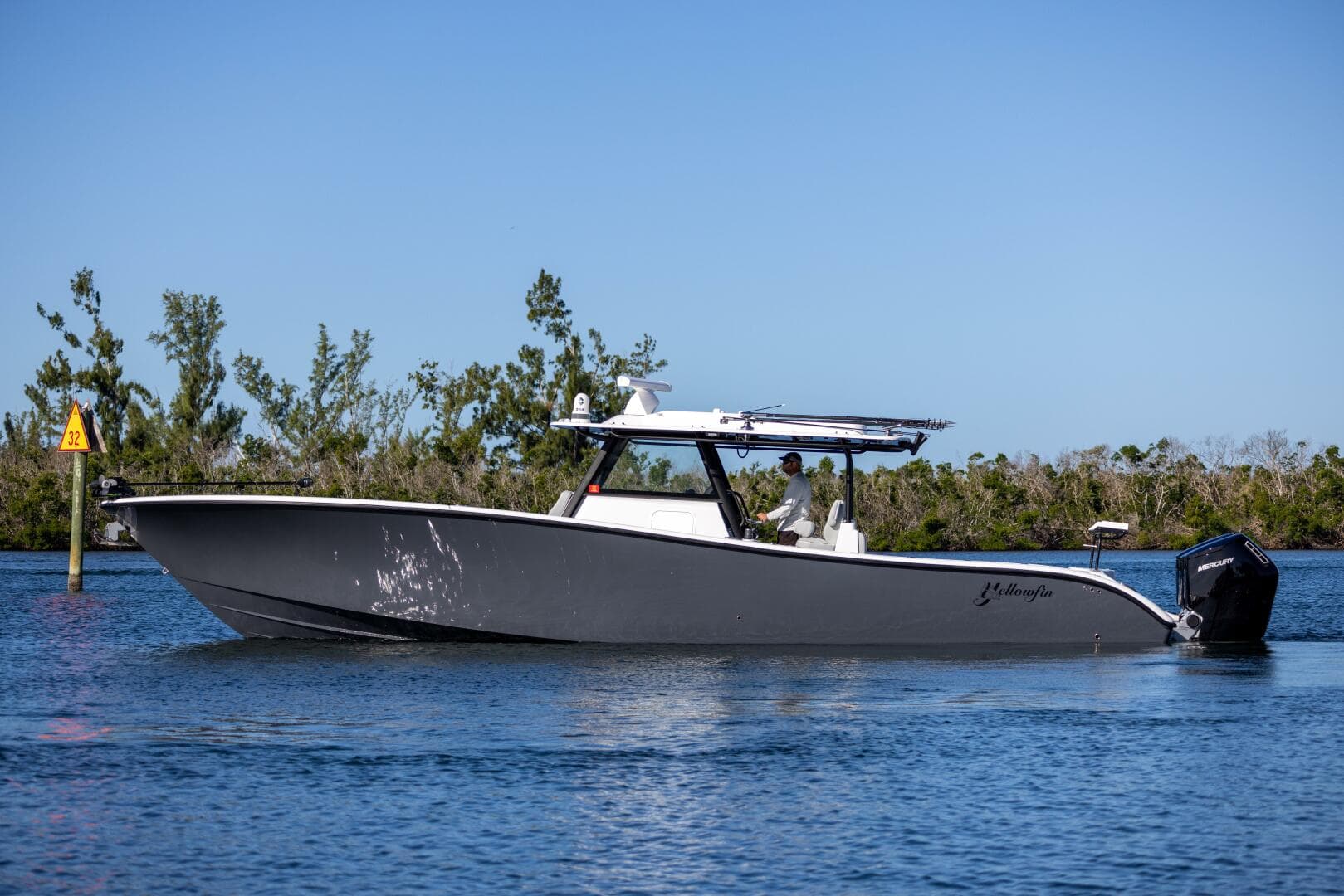 2023 Yellowfin 42 Offshore — photo 5