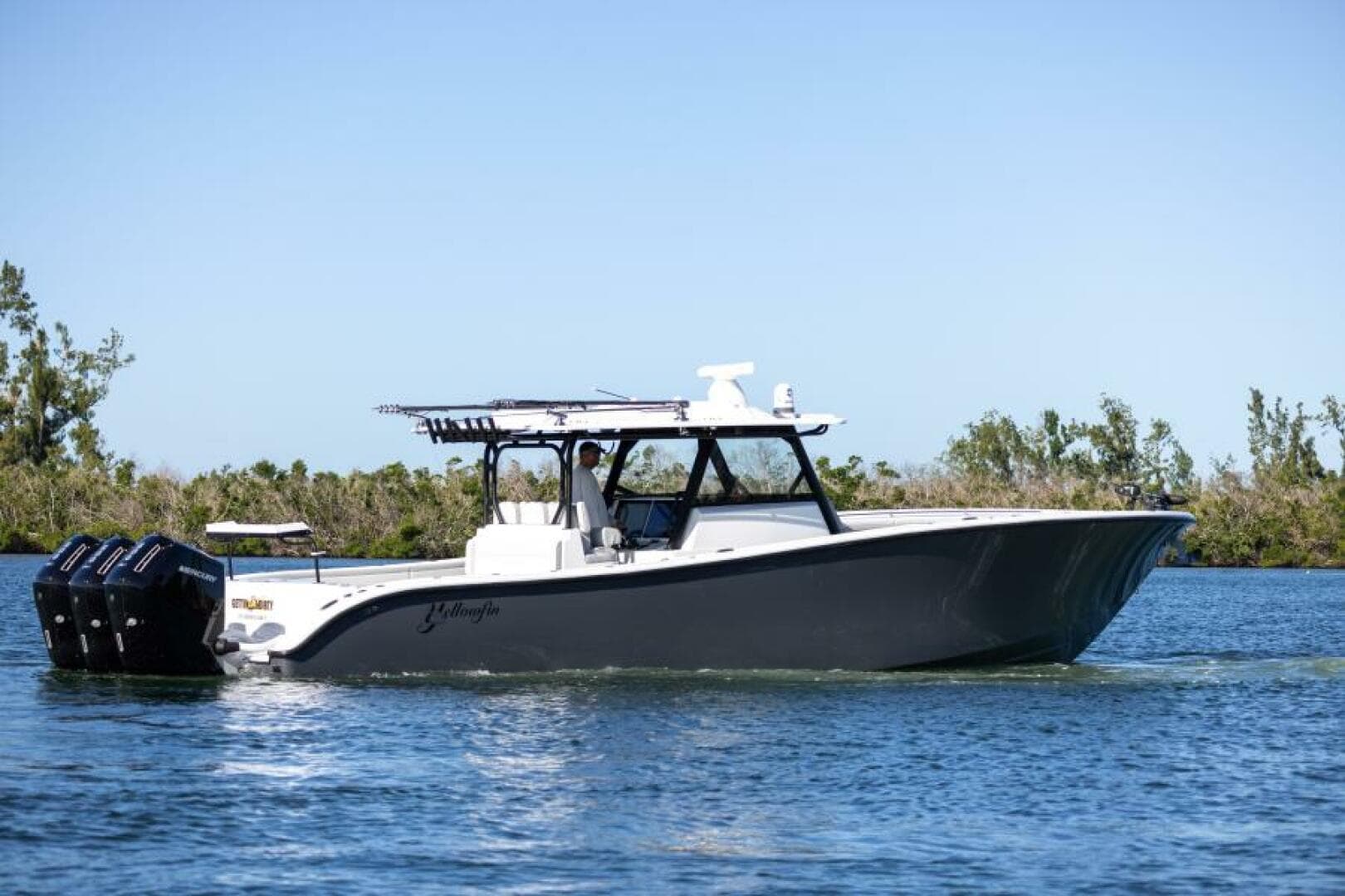 2023 Yellowfin 42 Offshore — photo 36