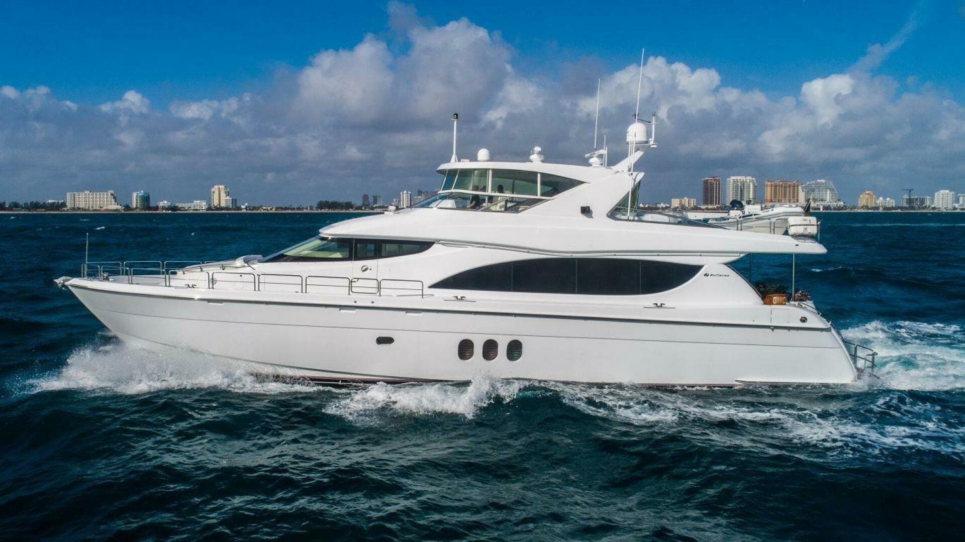 2006 Hatteras 80 — photo 34