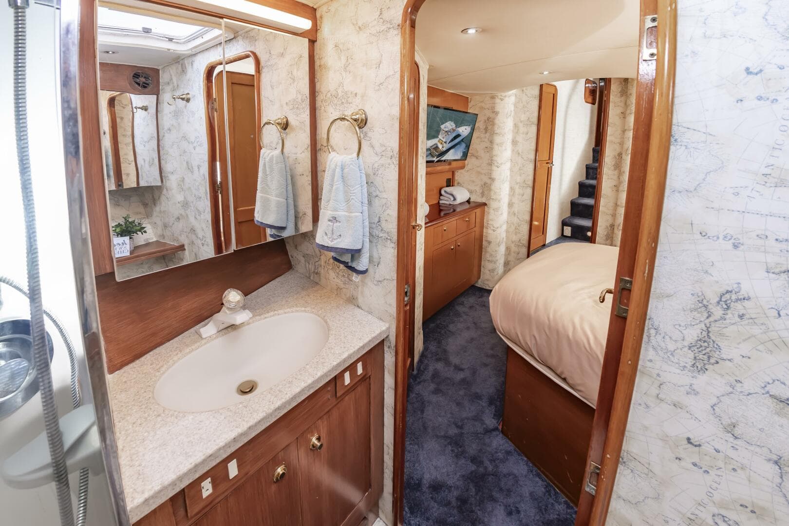 2001 Ocean Yachts 52 Super Sport — photo 42