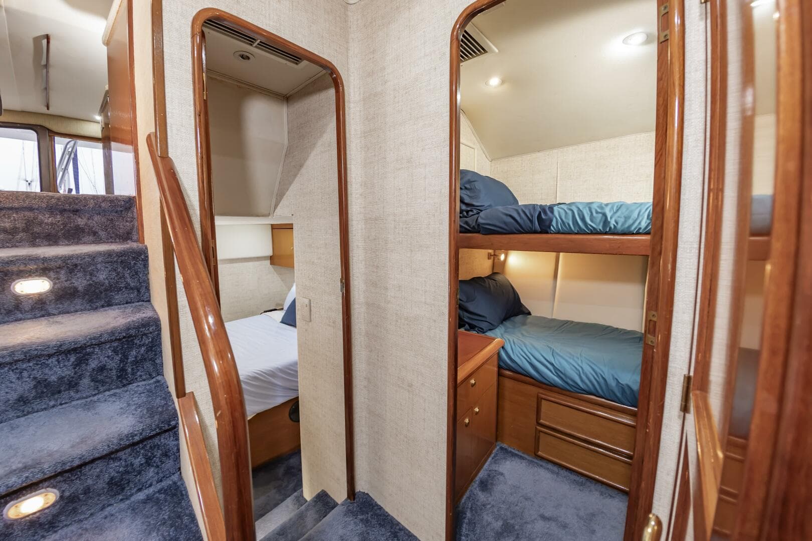 2001 Ocean Yachts 52 Super Sport — photo 43