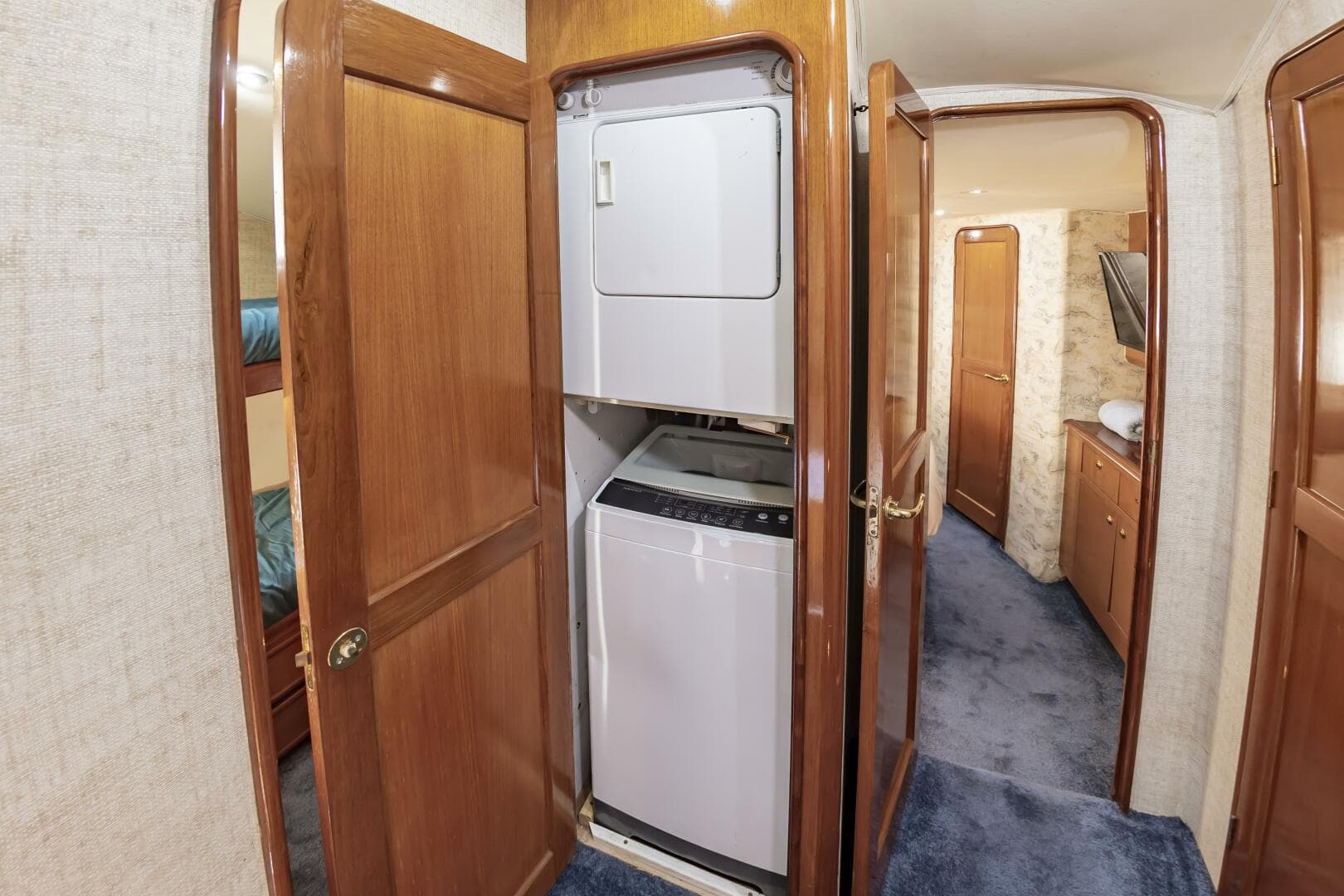 2001 Ocean Yachts 52 Super Sport — photo 50