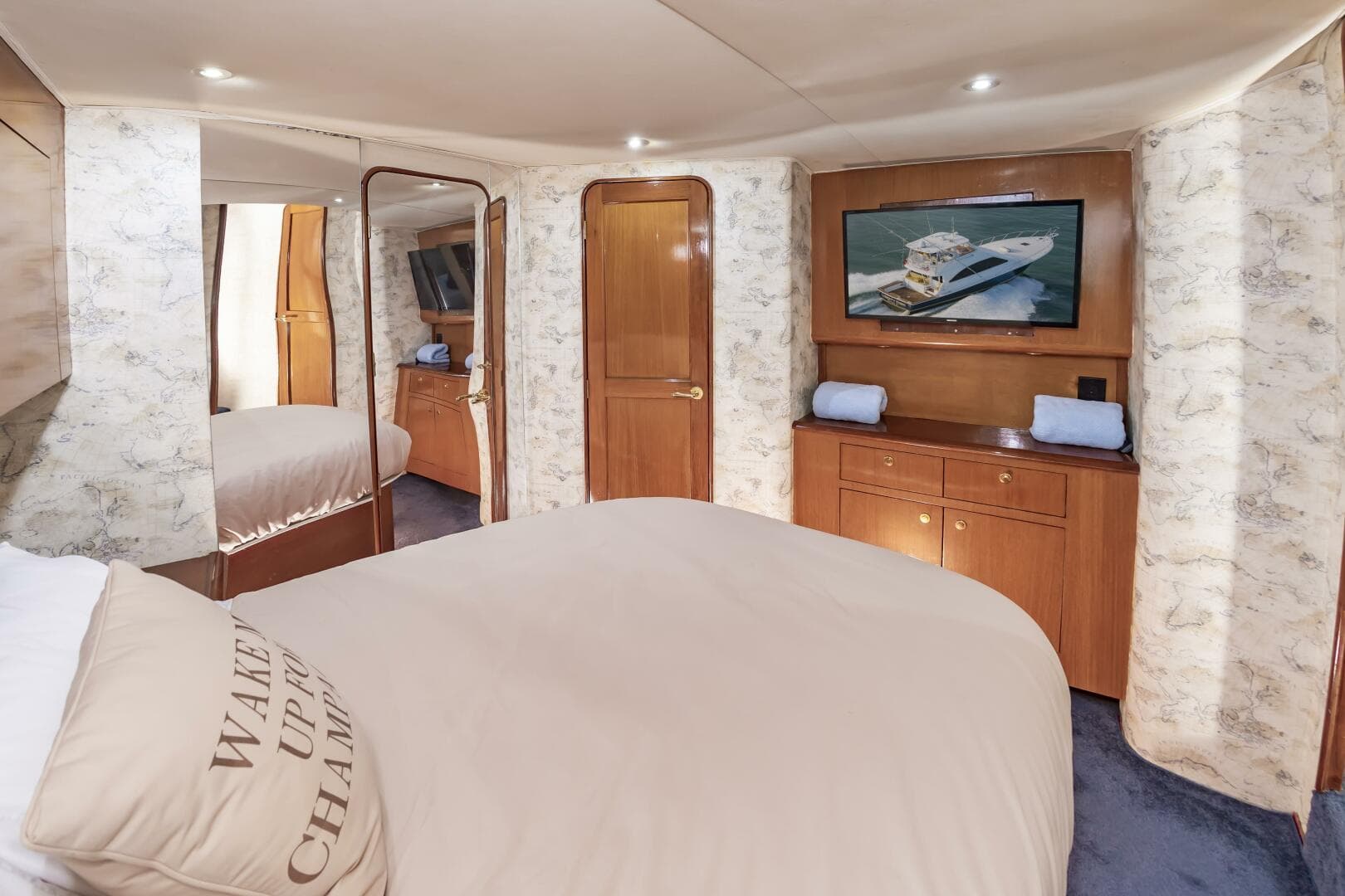 2001 Ocean Yachts 52 Super Sport — photo 38