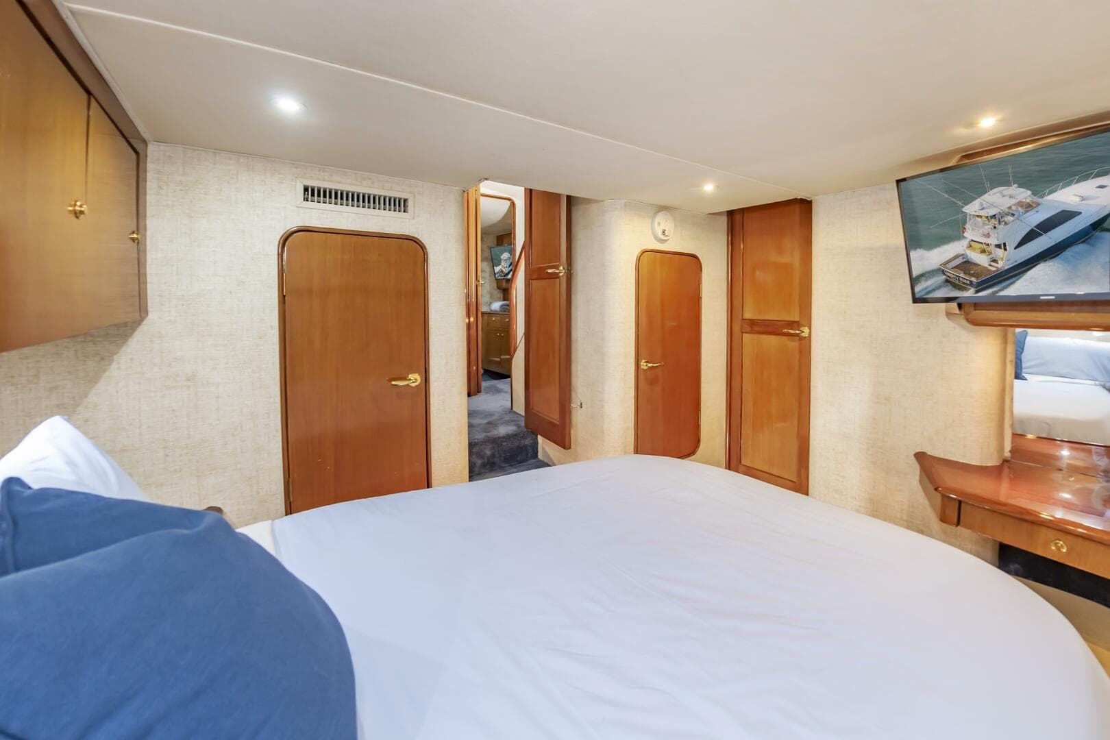 2001 Ocean Yachts 52 Super Sport — photo 54