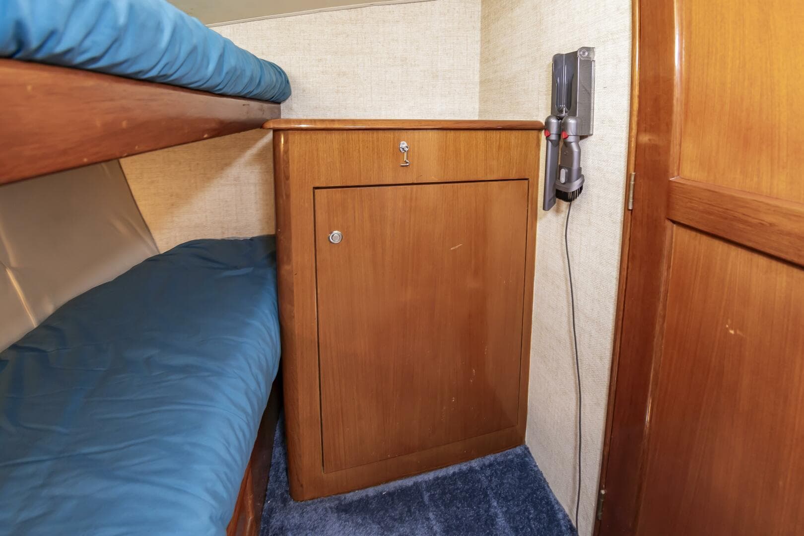 2001 Ocean Yachts 52 Super Sport — photo 47