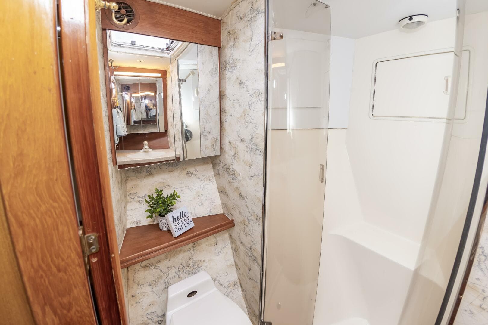 2001 Ocean Yachts 52 Super Sport — photo 41