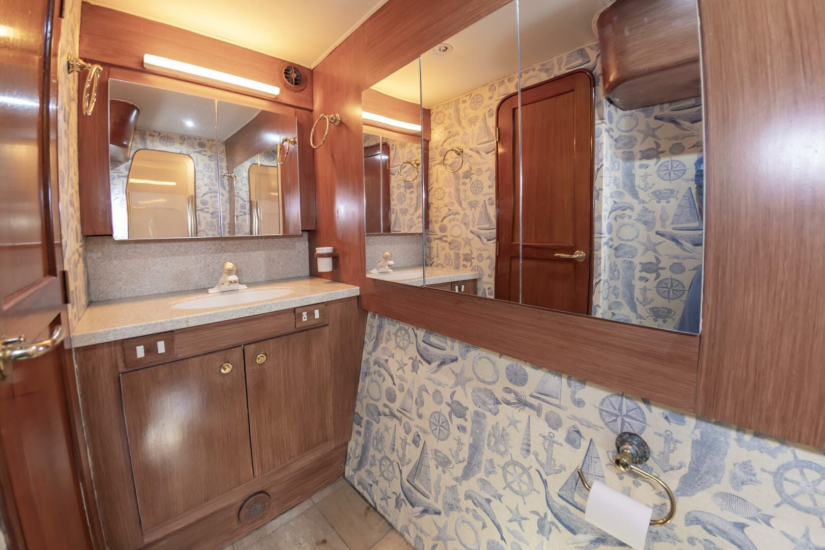 2001 Ocean Yachts 52 Super Sport — photo 55