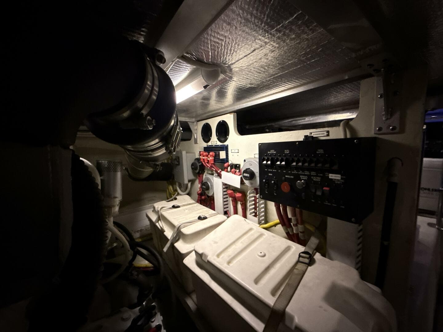 2004 Carver 460 Voyager — photo 97