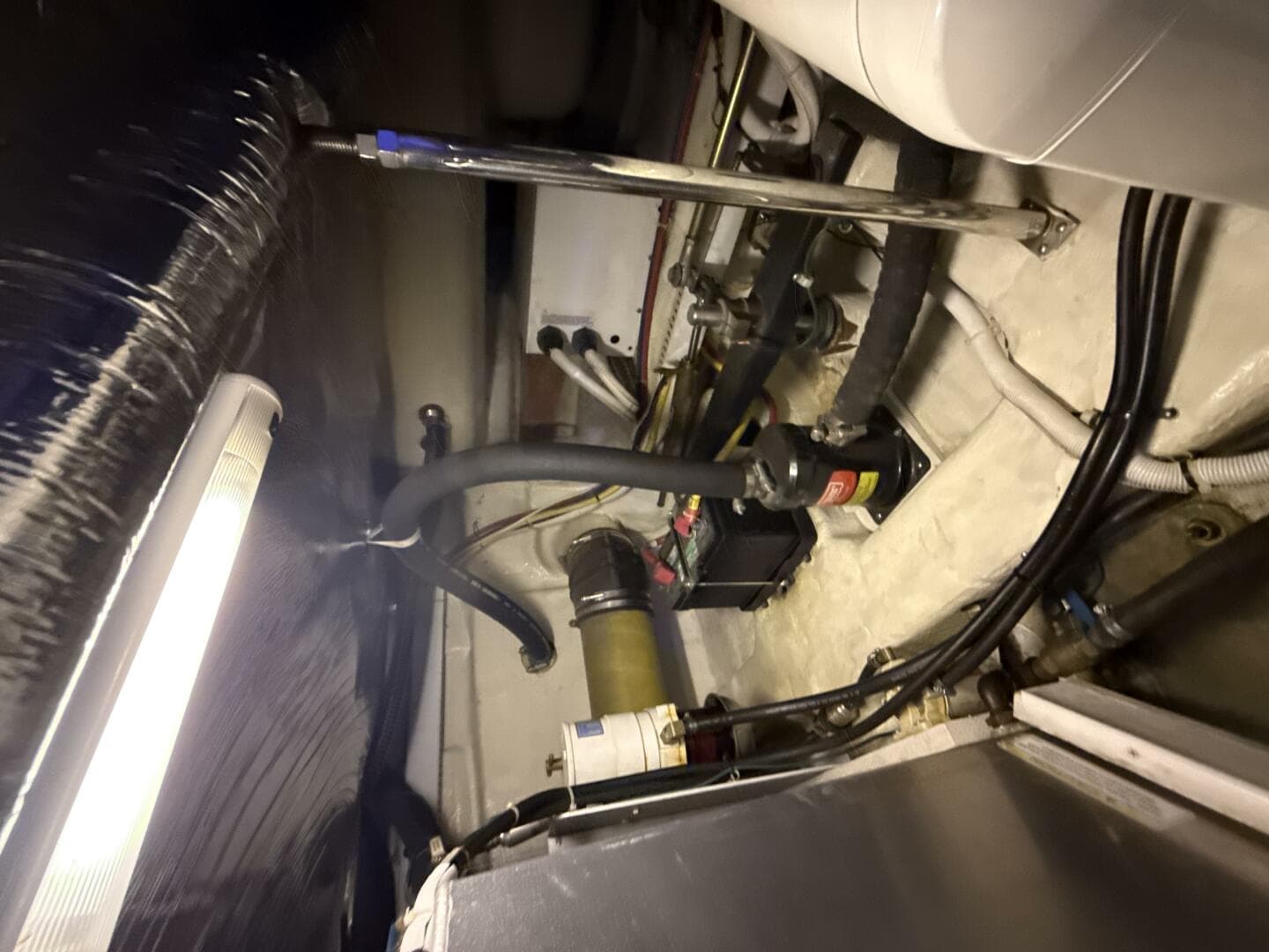 2004 Carver 460 Voyager — photo 110