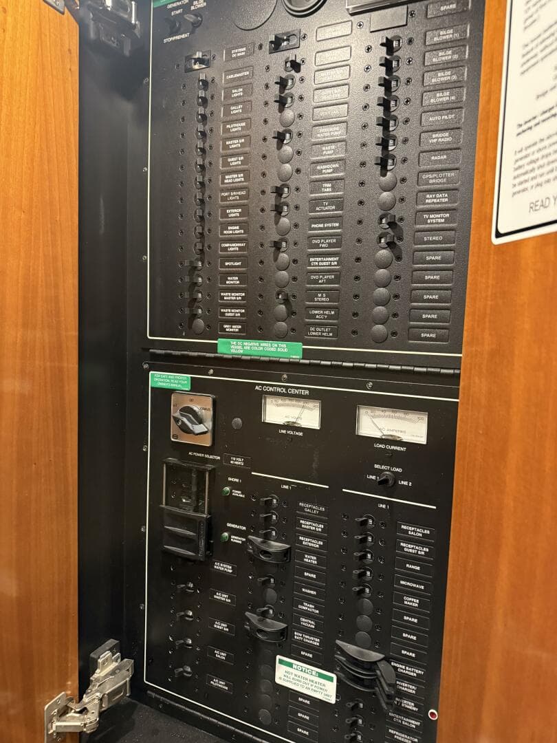 2004 Carver 460 Voyager — photo 63