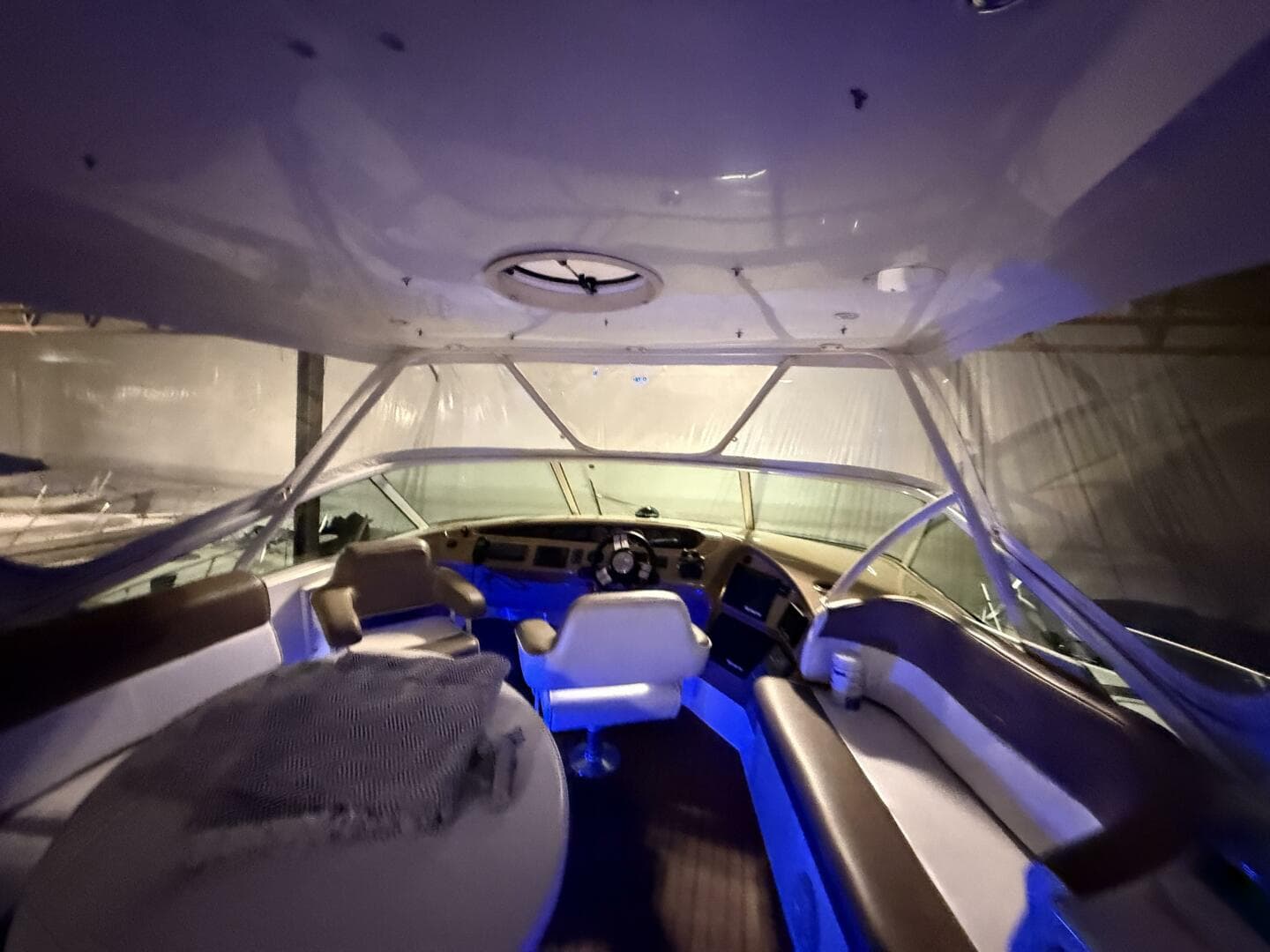 2004 Carver 460 Voyager — photo 5