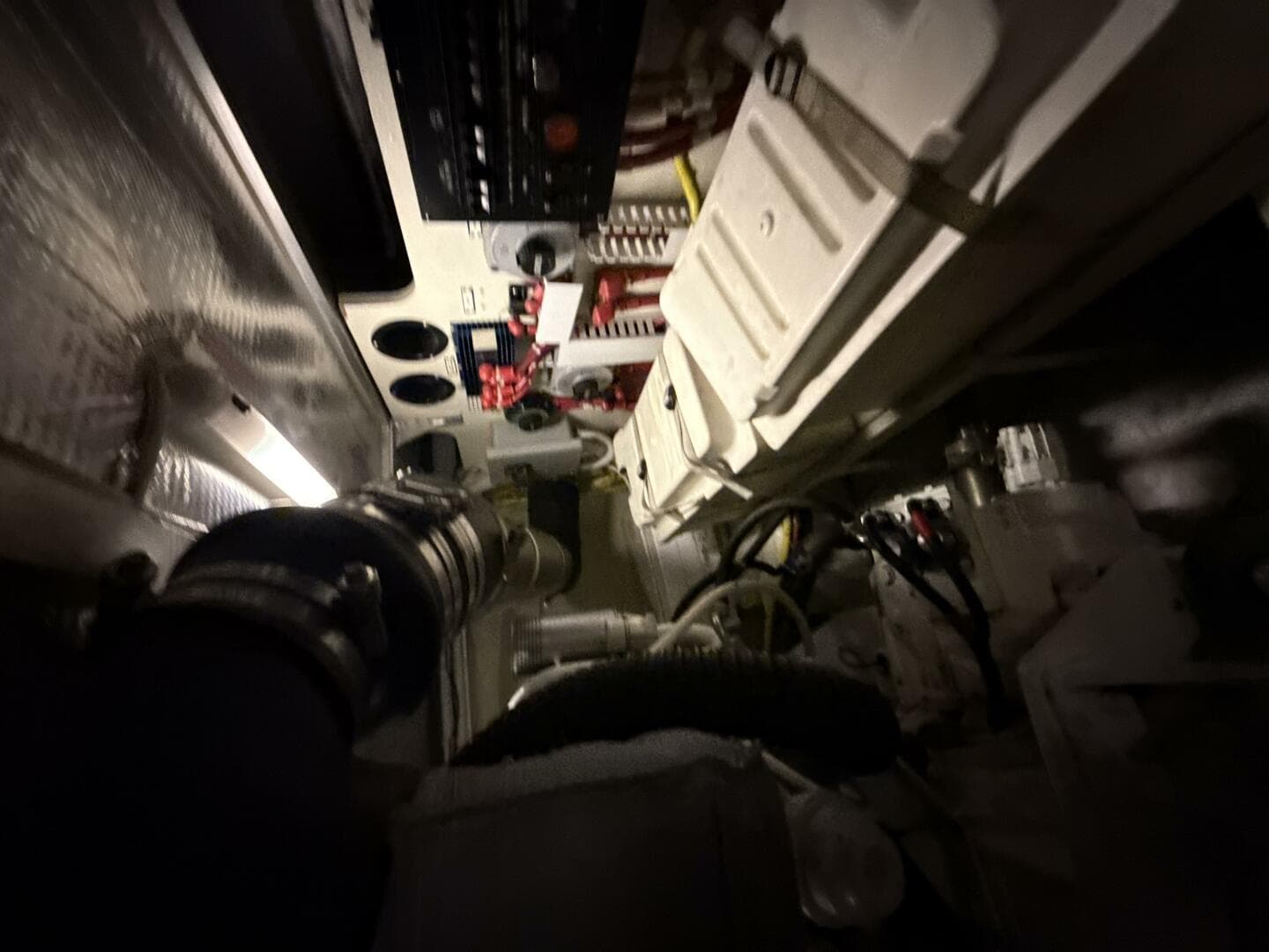 2004 Carver 460 Voyager — photo 92