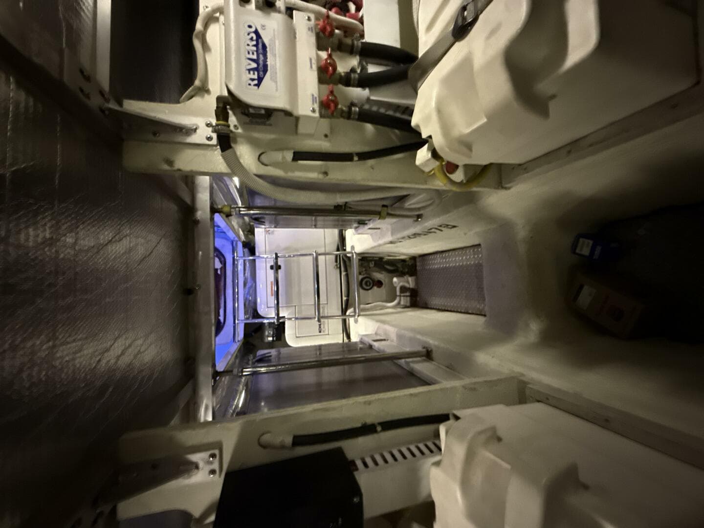 2004 Carver 460 Voyager — photo 91