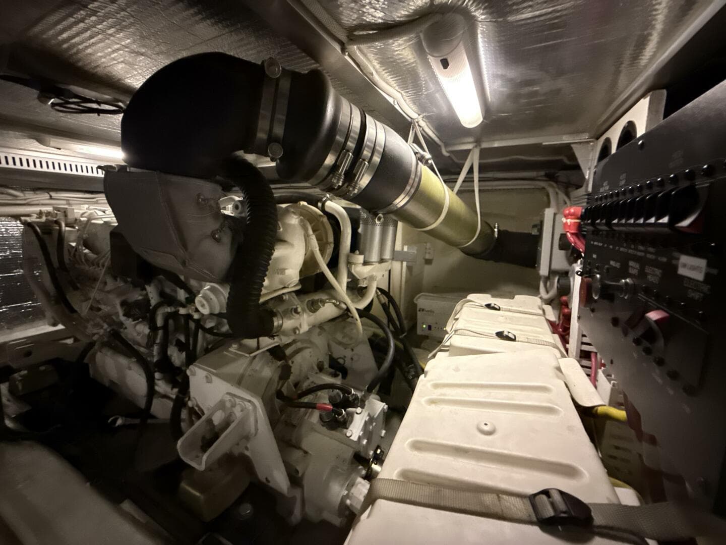 2004 Carver 460 Voyager — photo 100