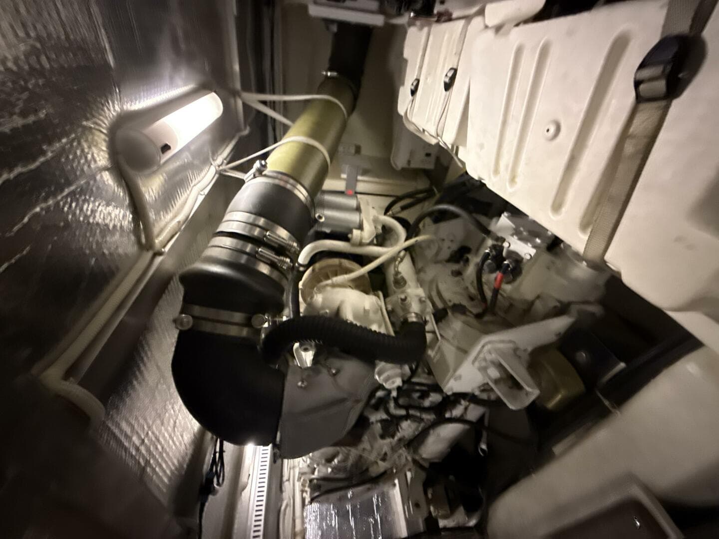 2004 Carver 460 Voyager — photo 106