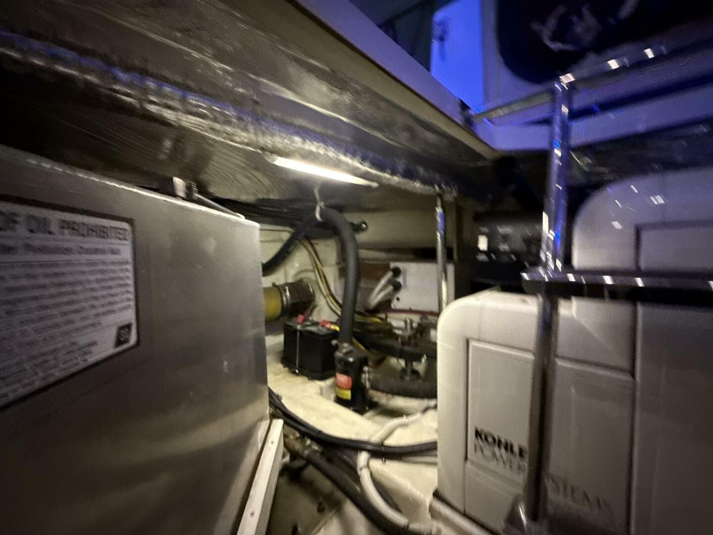 2004 Carver 460 Voyager — photo 76