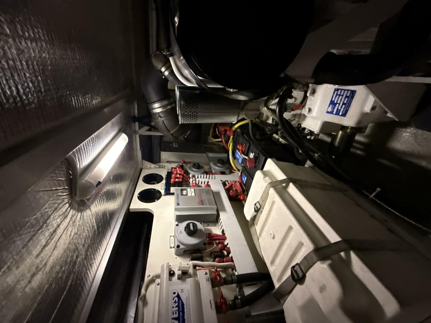 2004 Carver 460 Voyager — photo 93