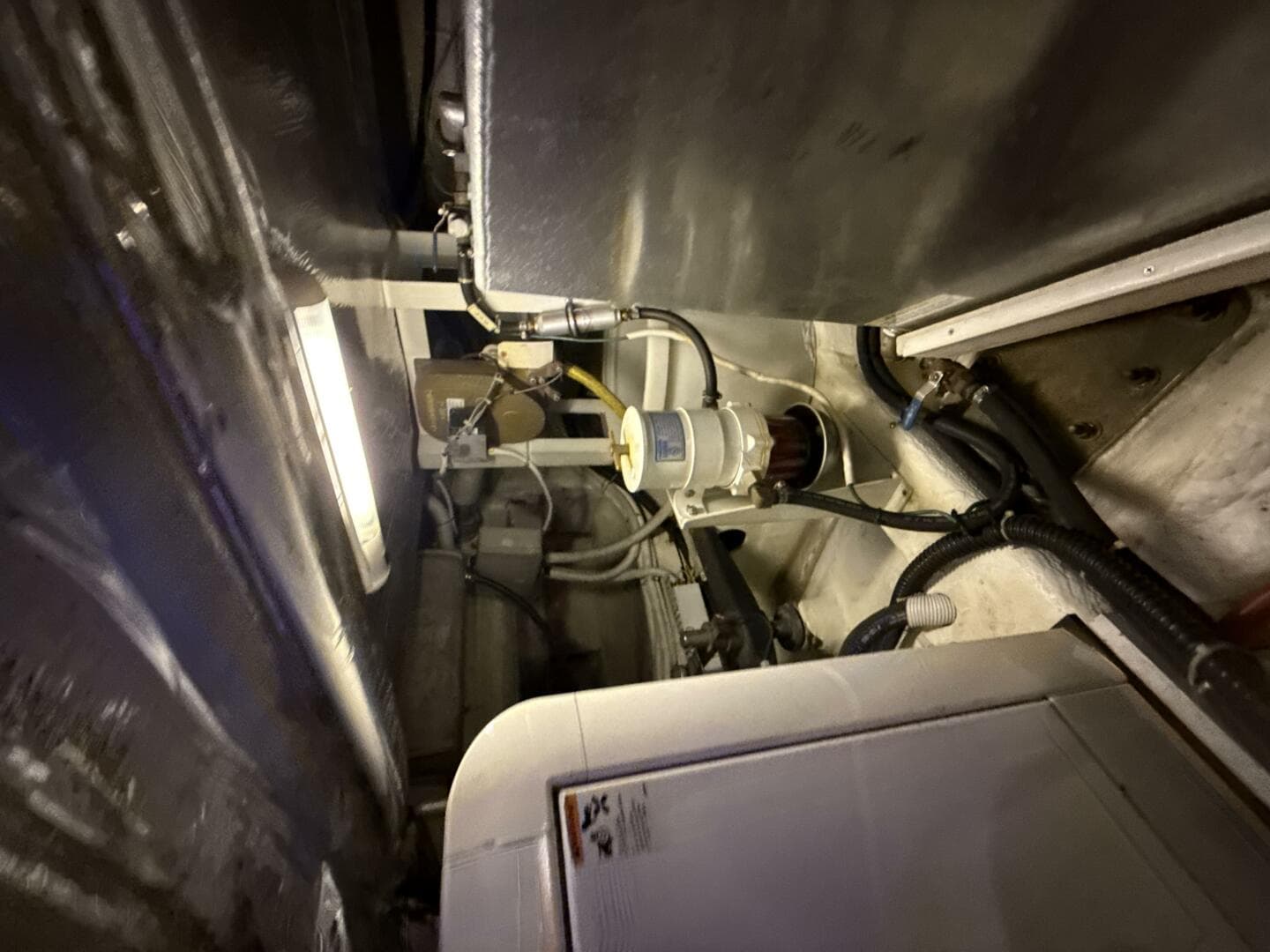 2004 Carver 460 Voyager — photo 109