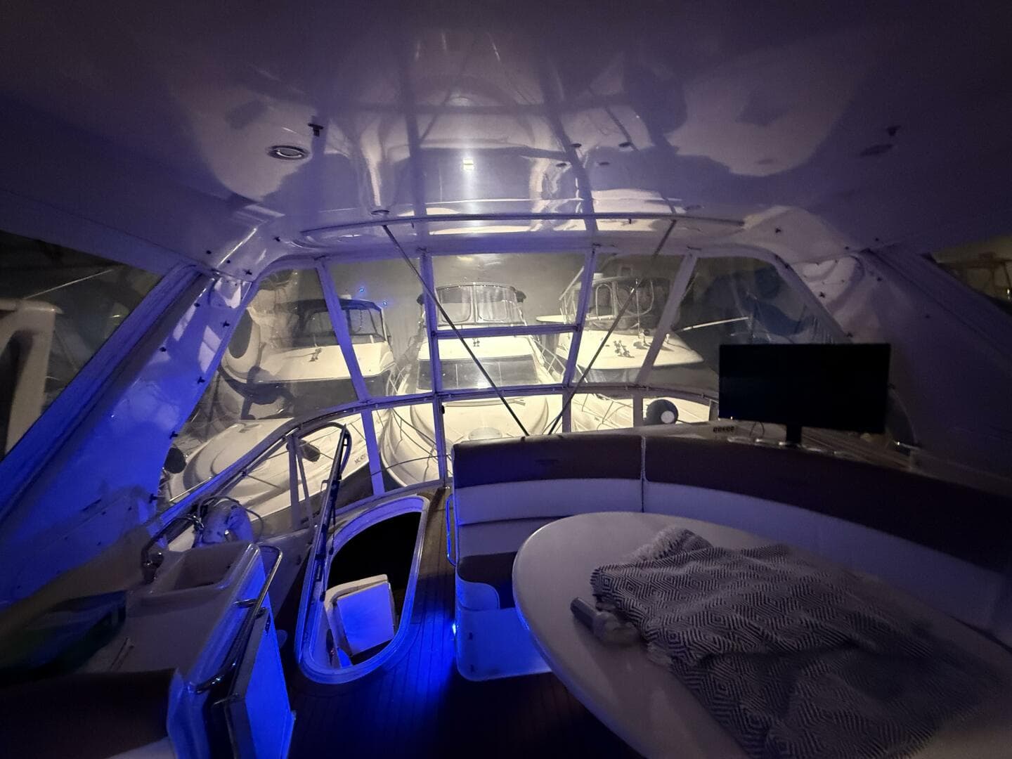 2004 Carver 460 Voyager — photo 126