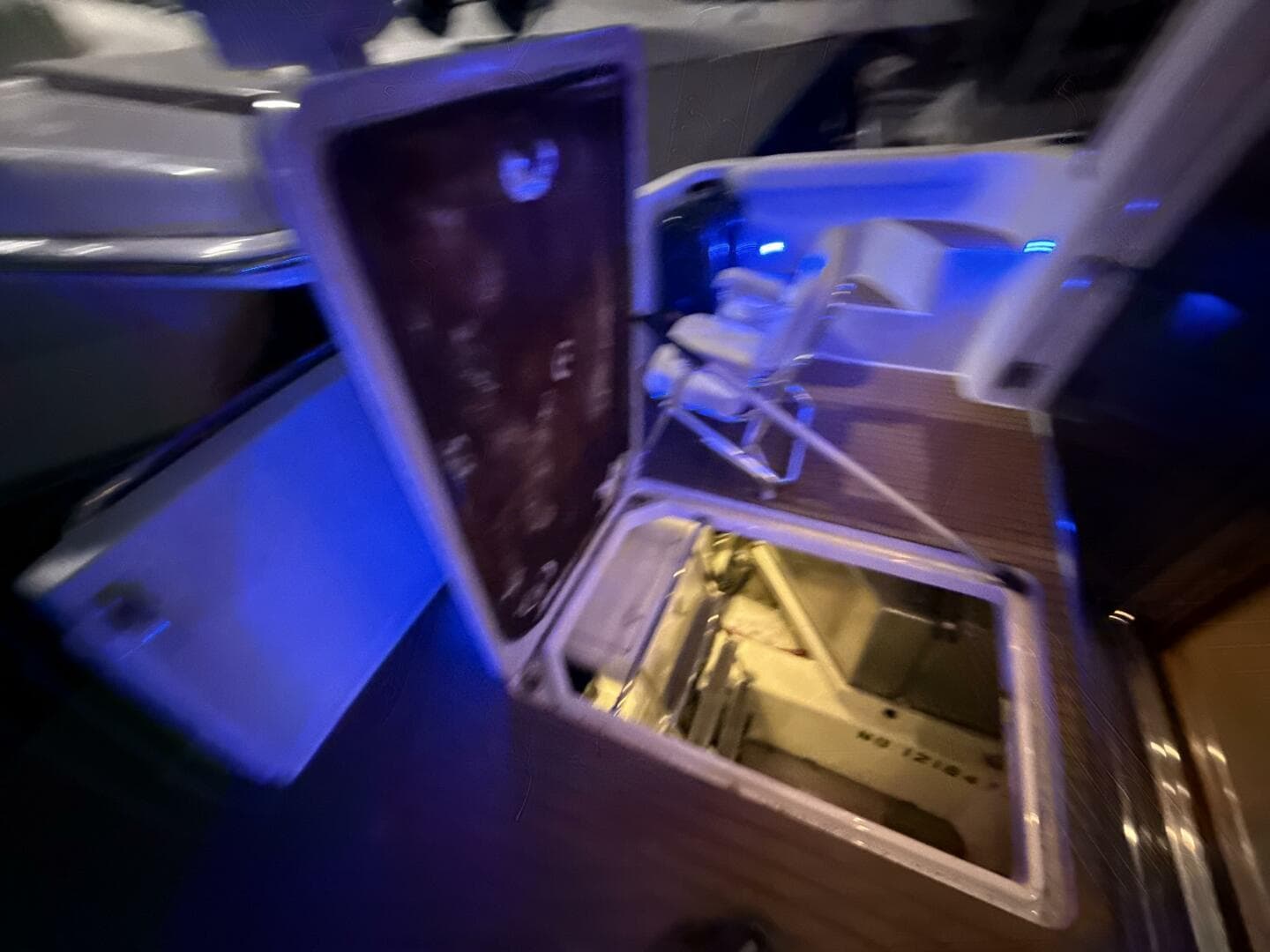 2004 Carver 460 Voyager — photo 114