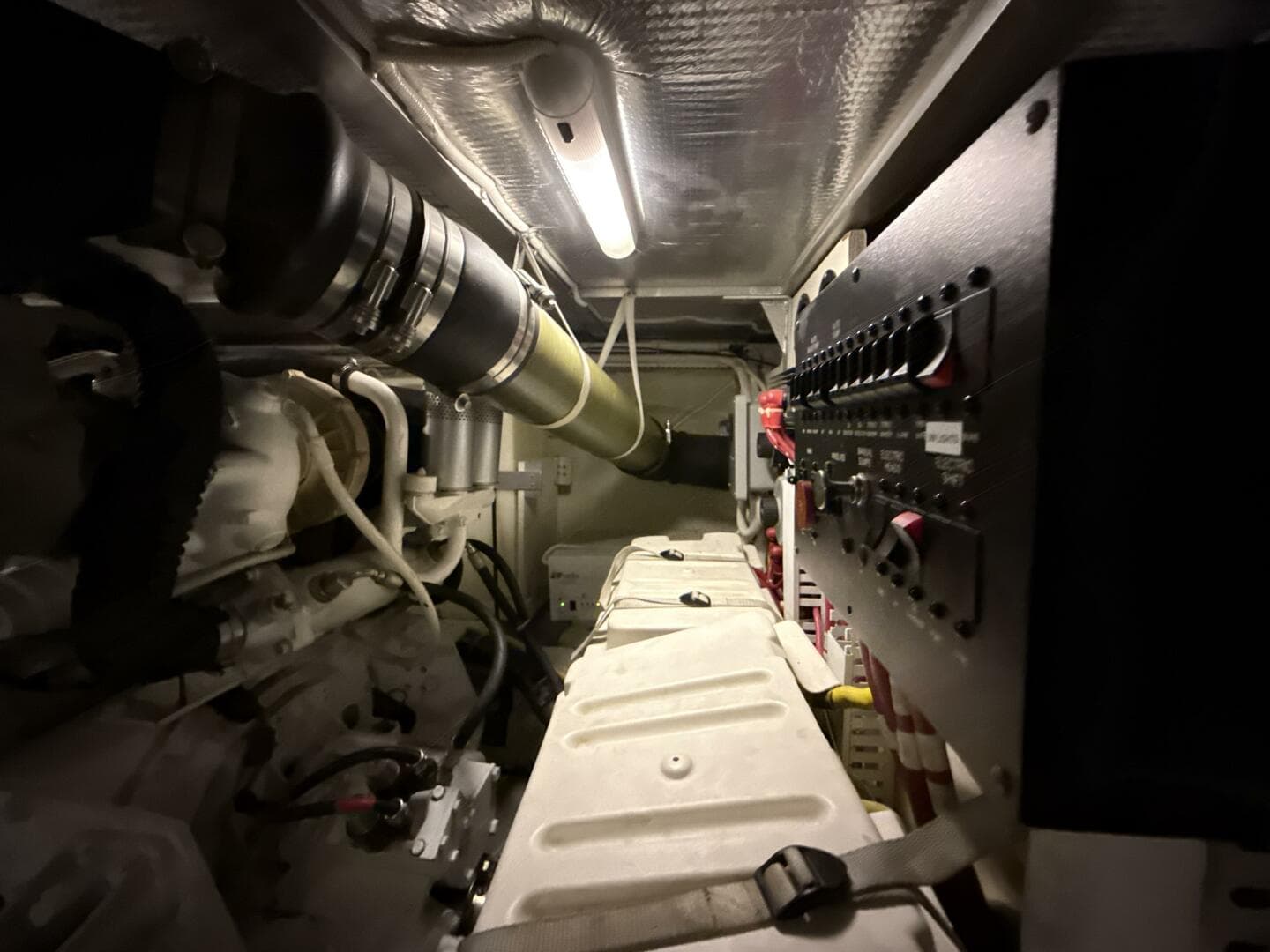 2004 Carver 460 Voyager — photo 99