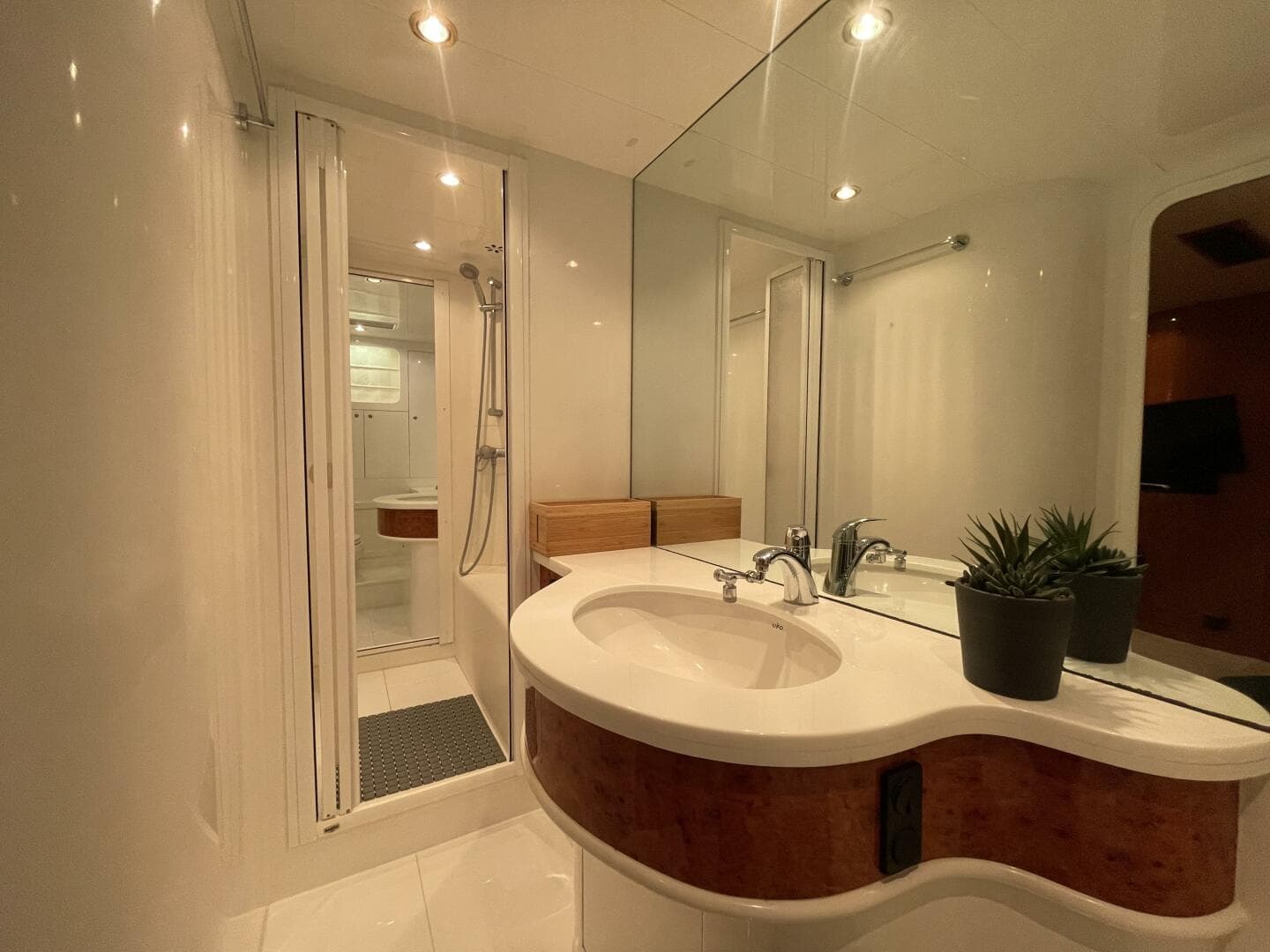 1999 Horizon 70 — photo 15