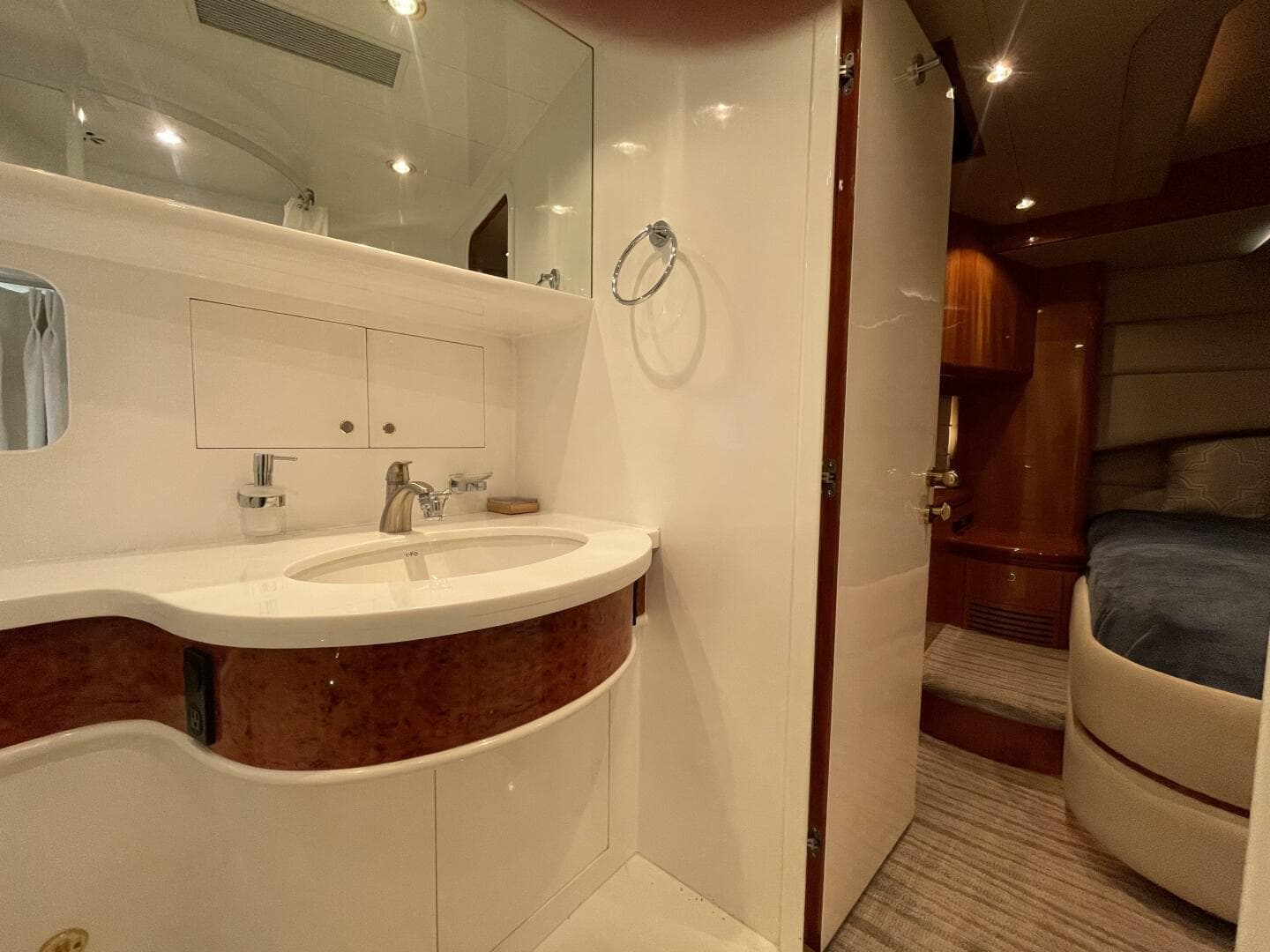 1999 Horizon 70 — photo 19