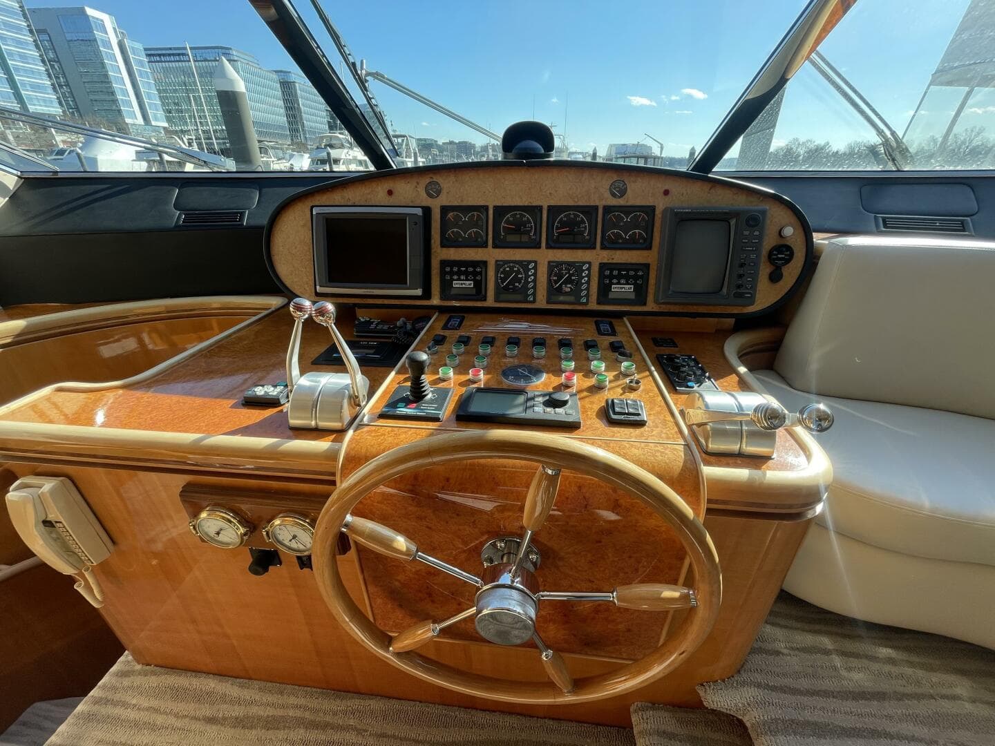 1999 Horizon 70 — photo 21