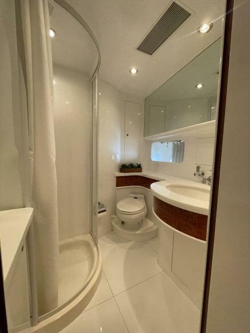 1999 Horizon 70 — photo 18