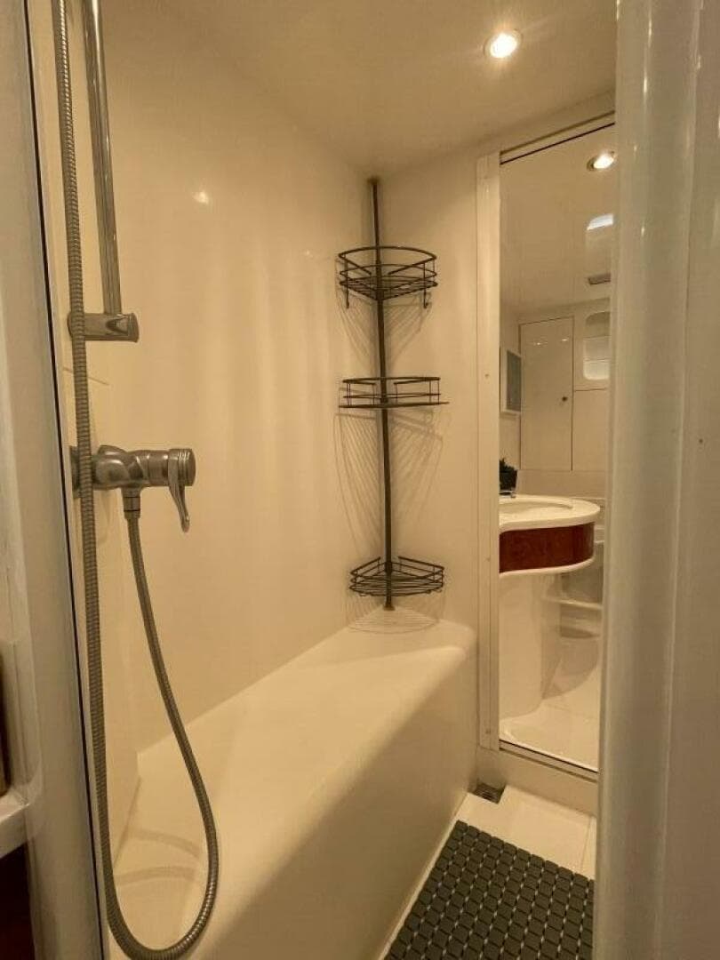 1999 Horizon 70 — photo 13