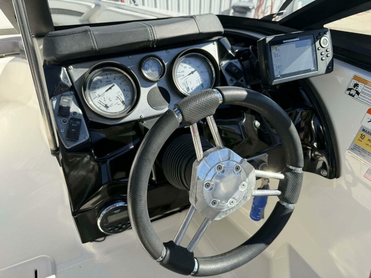 2015 Larson LX 225S IO — photo 19