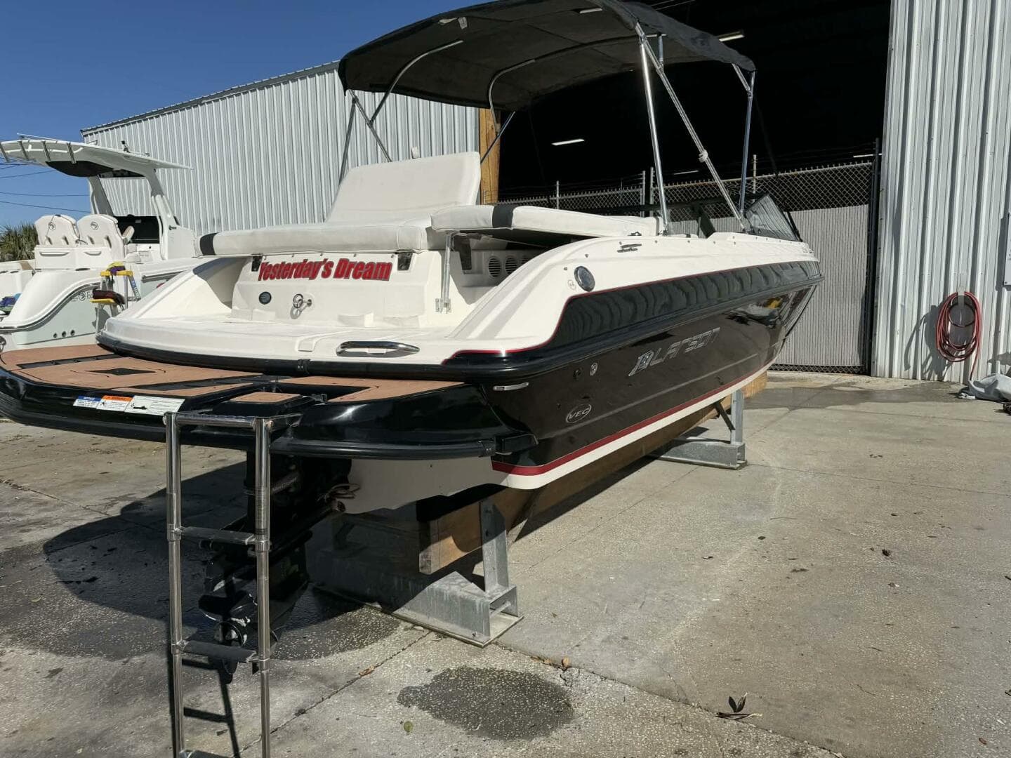 2015 Larson LX 225S IO — photo 25