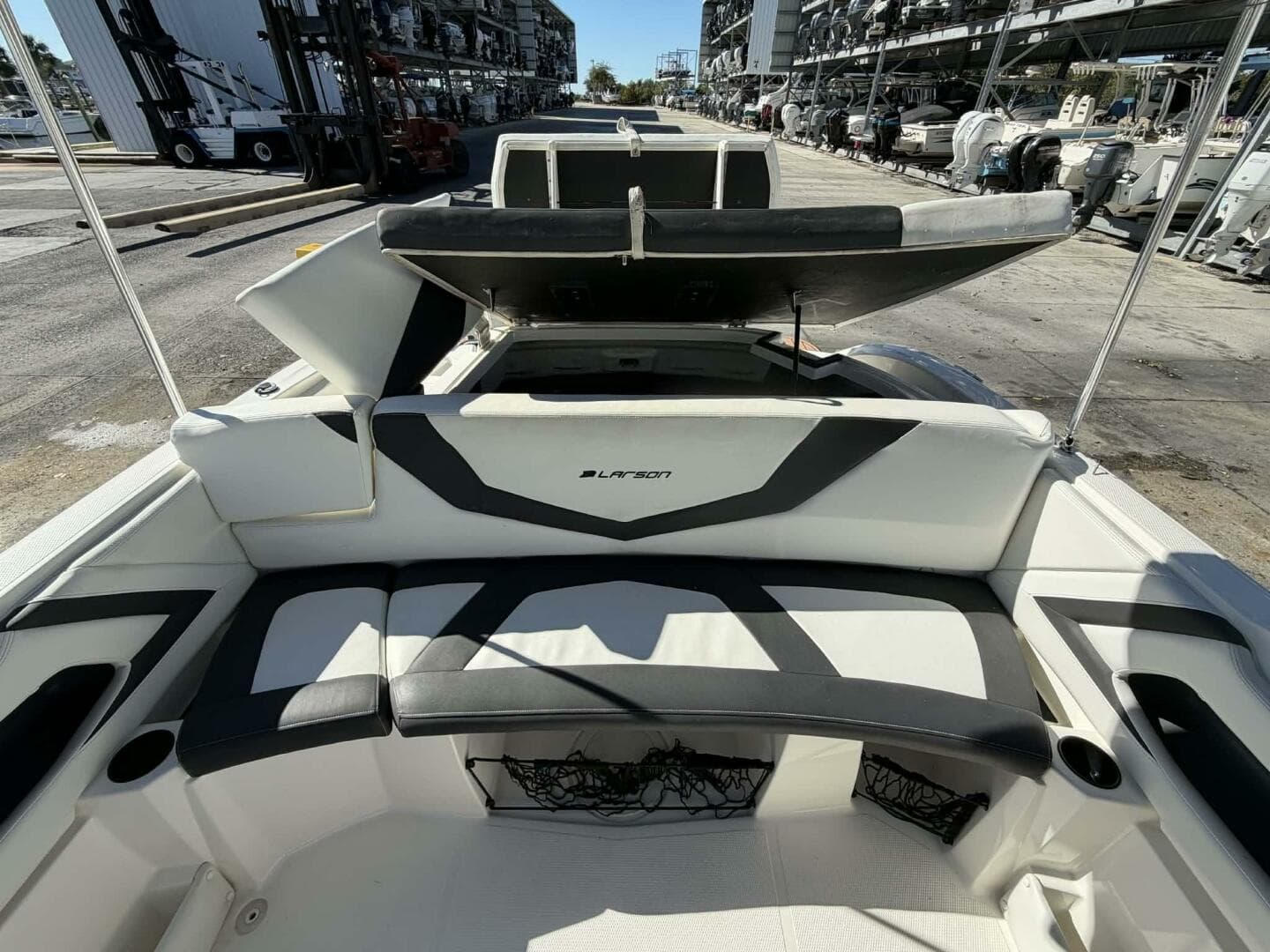 2015 Larson LX 225S IO — photo 22