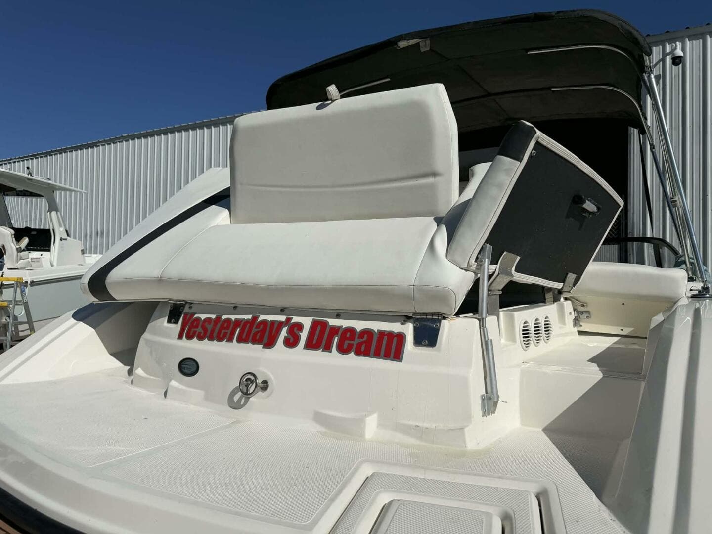 2015 Larson LX 225S IO — photo 24