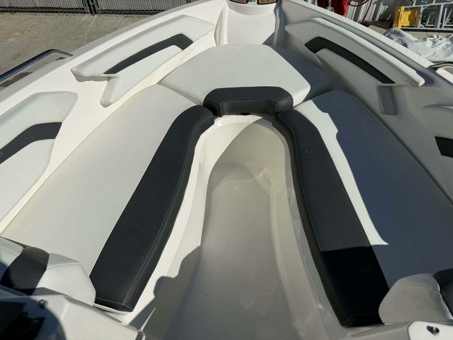 2015 Larson LX 225S IO — photo 16