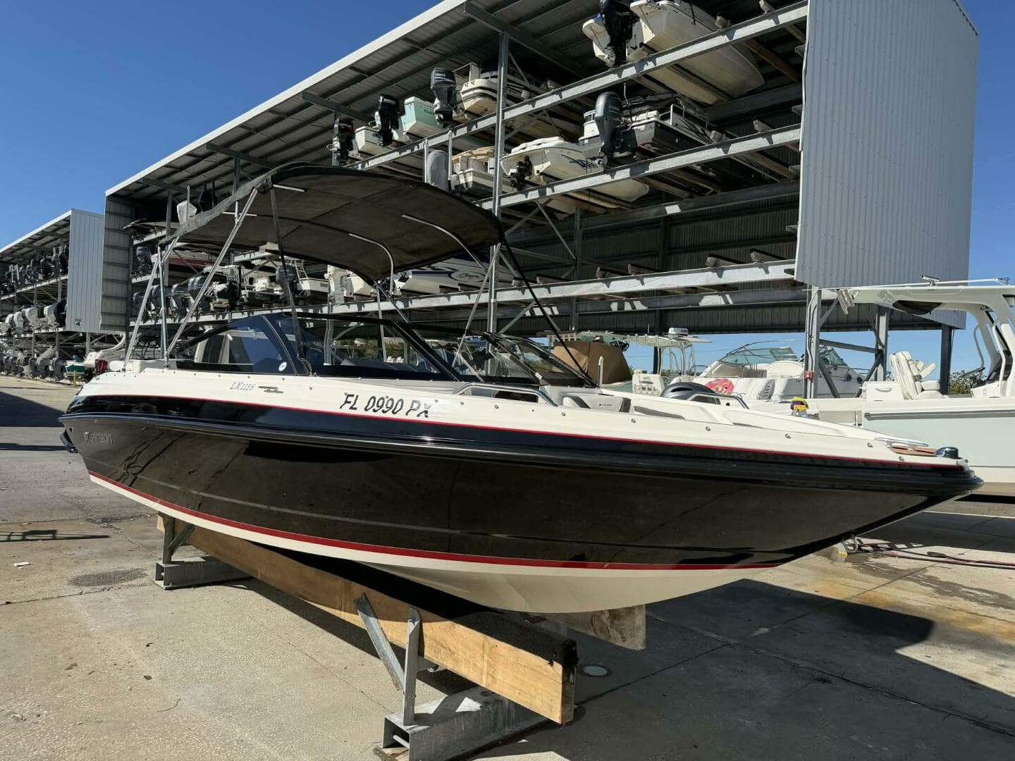 2015 Larson LX 225S IO — photo 10