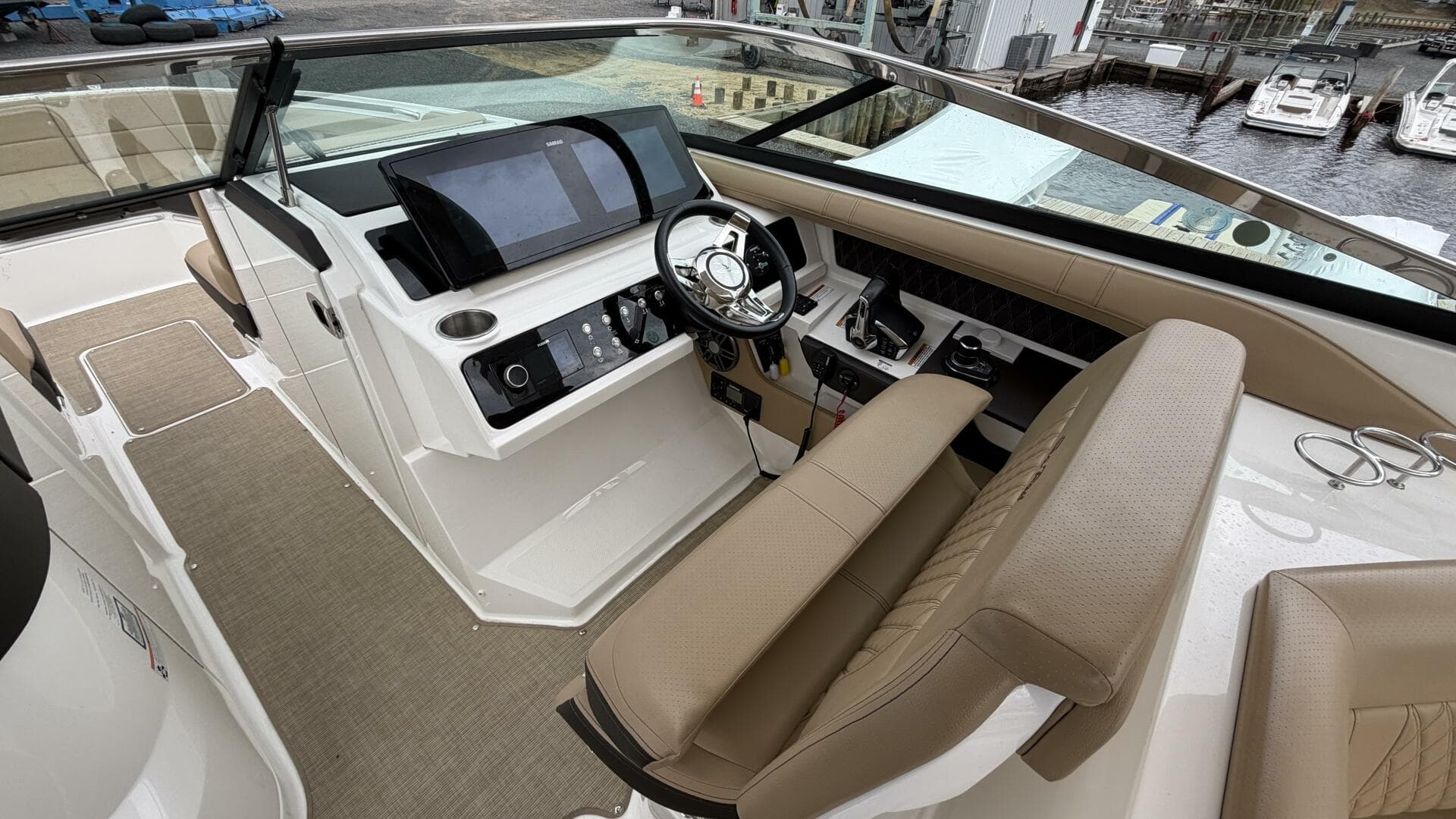 2023 Sea Ray Slx 310 OB — photo 17