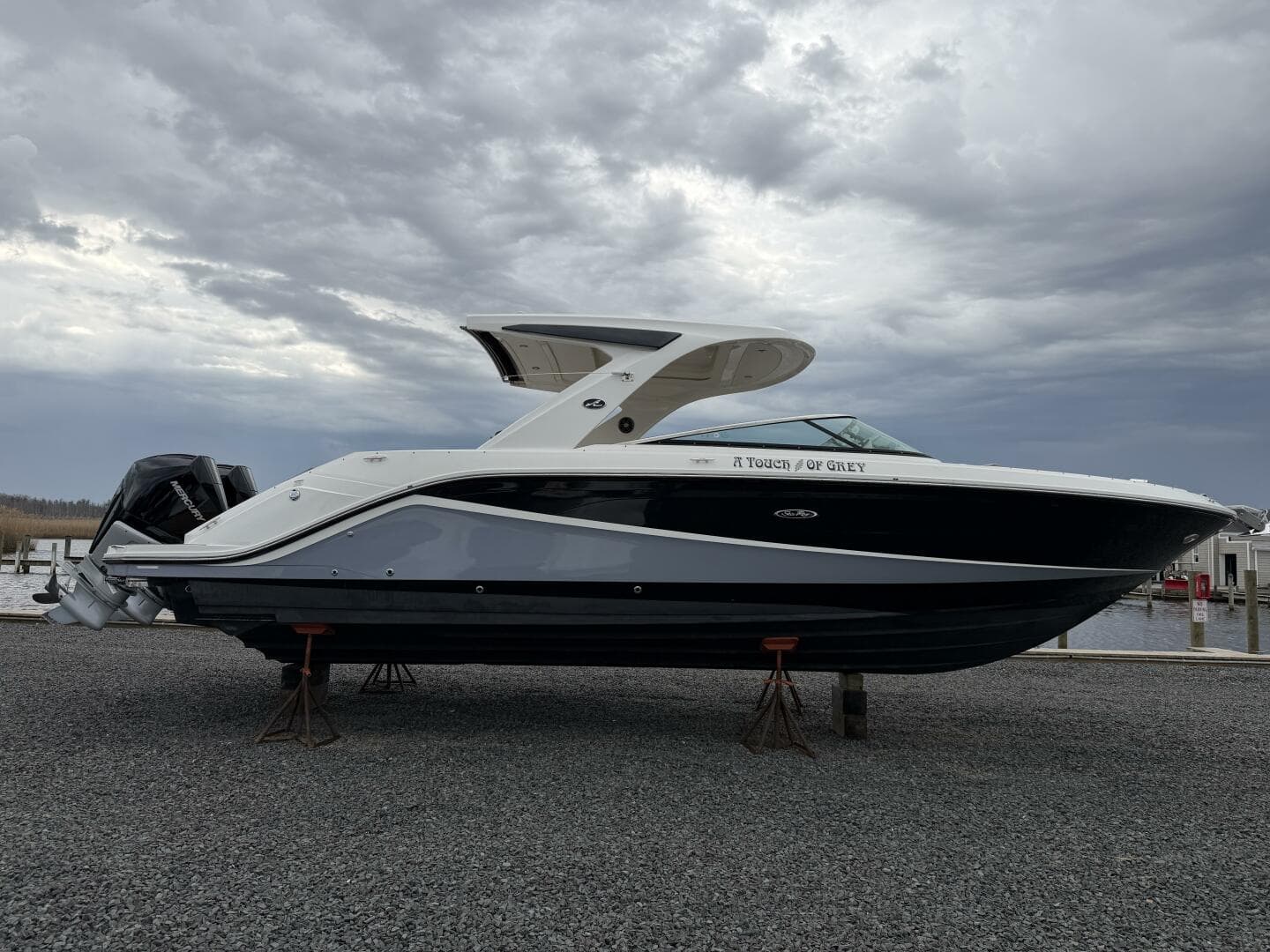 2023 Sea Ray Slx 310 OB — photo 2