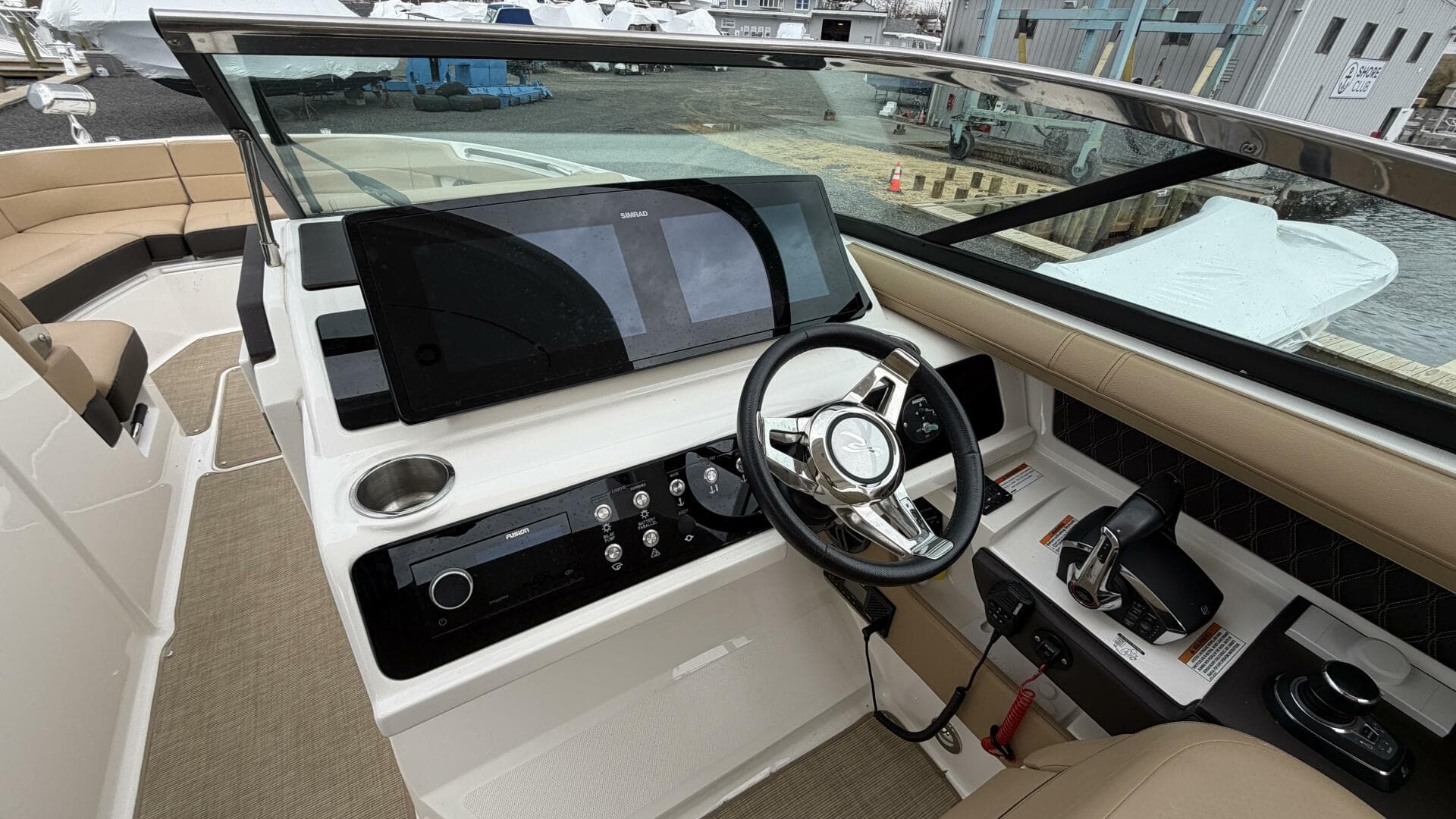 2023 Sea Ray Slx 310 OB — photo 18