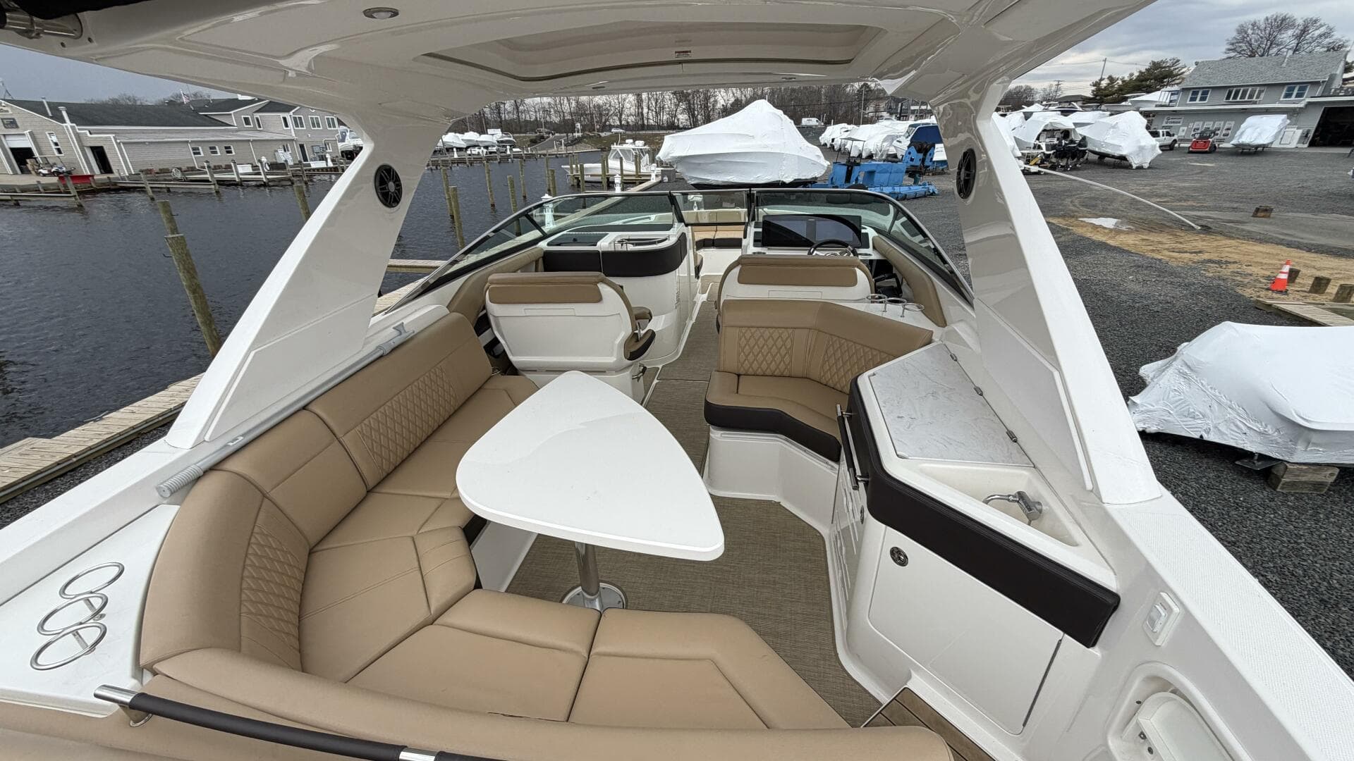 2023 Sea Ray Slx 310 OB — photo 10