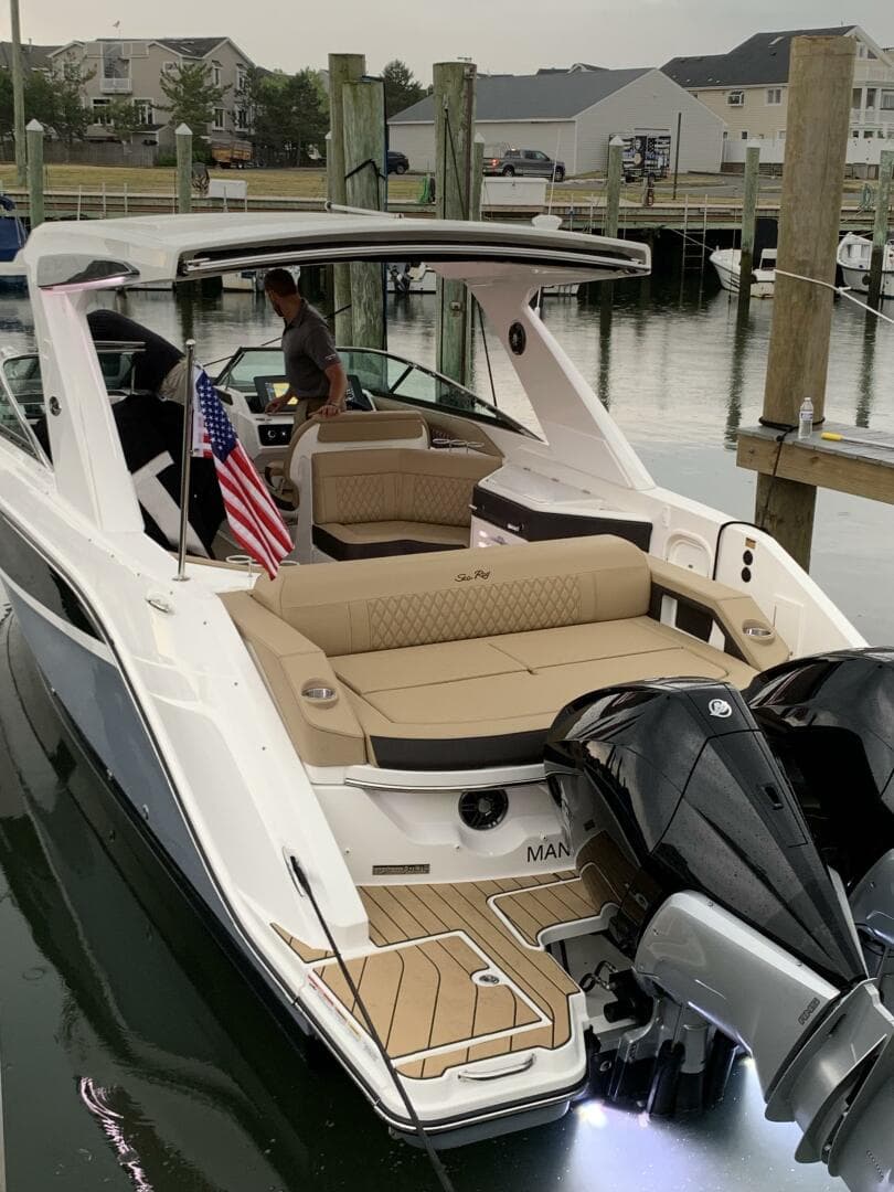 2023 Sea Ray Slx 310 OB — photo 3