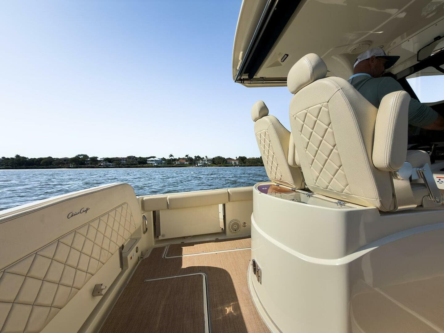 2019 Chris-Craft Catalina 30 — photo 11