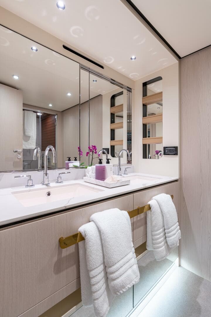 2022 Azimut 78 — photo 43