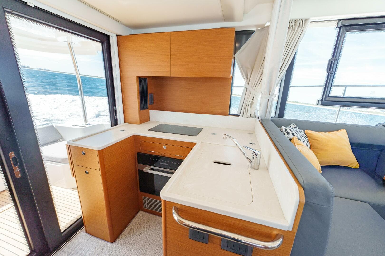 2025 Beneteau — photo 16